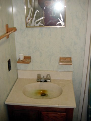 beforepicofbathroom.jpg