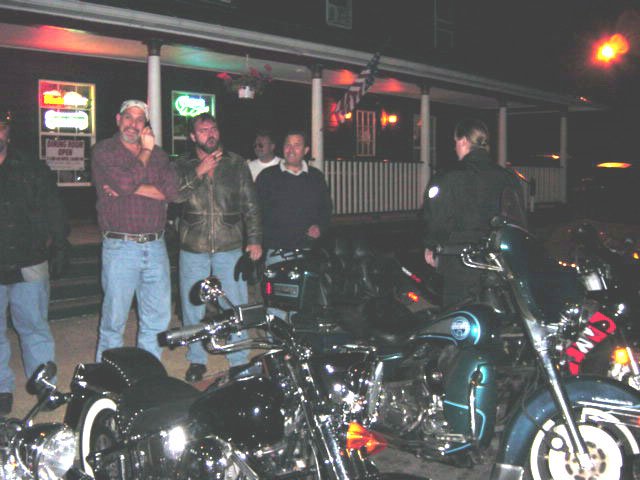 hooligansatmurphys_outside2.jpg