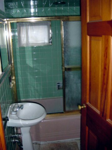 oldhouse_bathroom.jpg